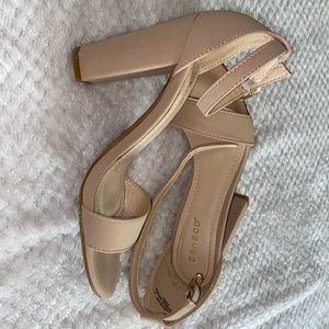 Bamboo chunky strap heels🤩